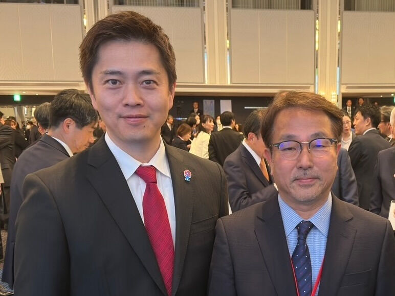 ヘルスケアパビリオン感謝の集いにご招待され、吉村知事を労って